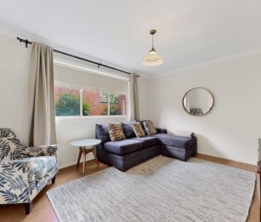 Well Designed Townhouse with Secure Garage and Courtyard - Photo 4