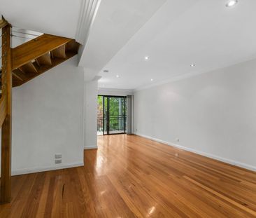 Modern Three-Bedroom Townhouse in the Heart of Wollongong! - Photo 2