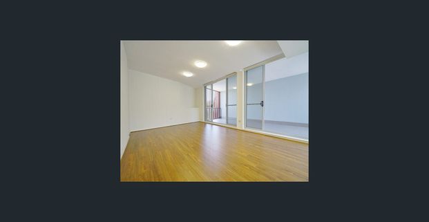 OVER-SIZED BALCONY & MASTER BED | TIMBER FLOORING - Photo 1