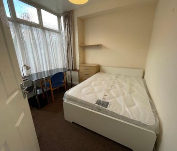 5 bedroom terraced house to rent - Photo 3