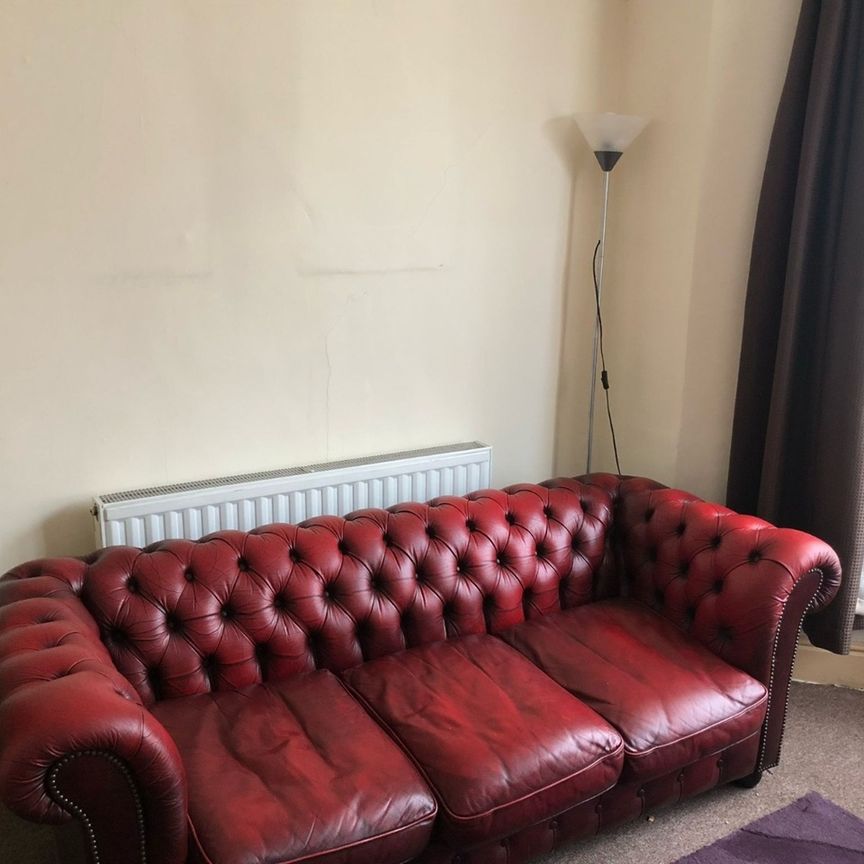 Room in a Shared House, Edward Road, BS4 - Photo 1