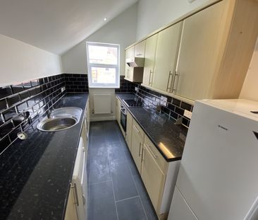 One-Bedroom Apartment - Photo 3