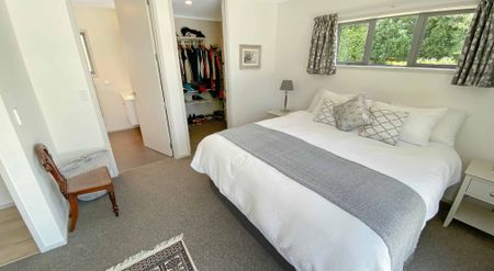 Spacious and Modern Living - Photo 4