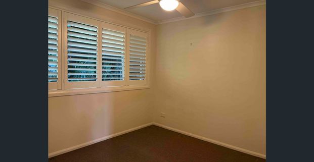 Private Ground Floor Residence with Bills Included - Photo 1