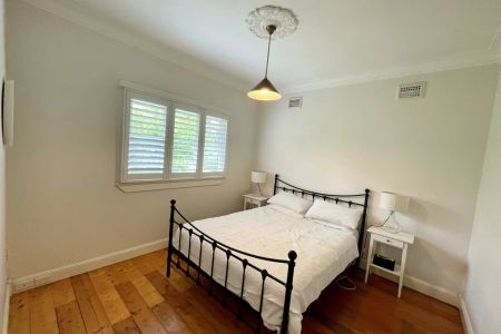 Guyong Cottage In Convenient Location! - Photo 5