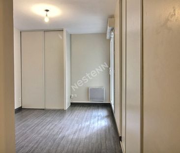 A LOUER - APPARTEMENT - 1 CHAMBRE - BALCON - UN GARAGE - Photo 2