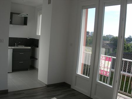 Location Appartement 1 pièce 28m² - Photo 3
