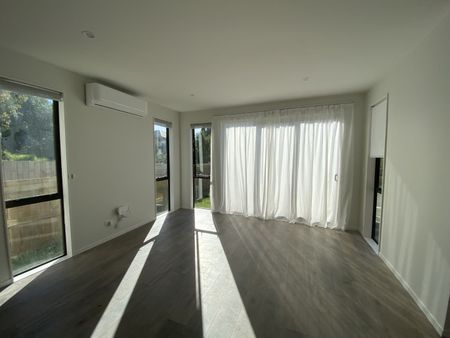 Beautiful Townhouse - Photo 3