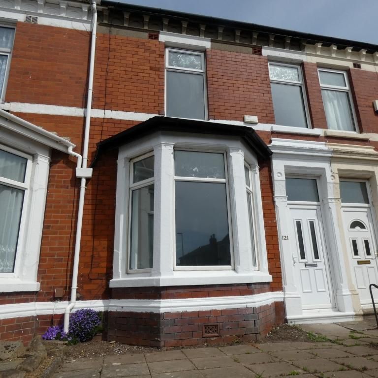 3 bedroom terraced house to rent - Photo 1