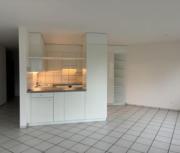 Helle Wohnung mit Sitzplatz - Photo 1