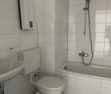 Modernisierte 2-Zimmer-Wohnung mit Balkon! - Photo 2