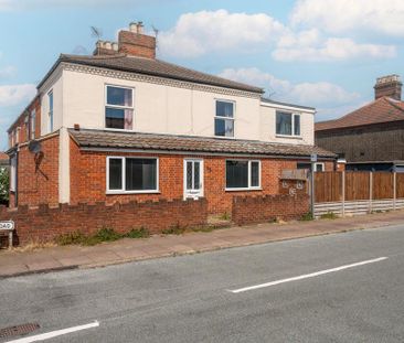 4 bedroom end of terrace house to rent - Photo 3