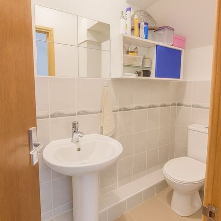 Studio Flat, Church Lane, E11 - Photo 4