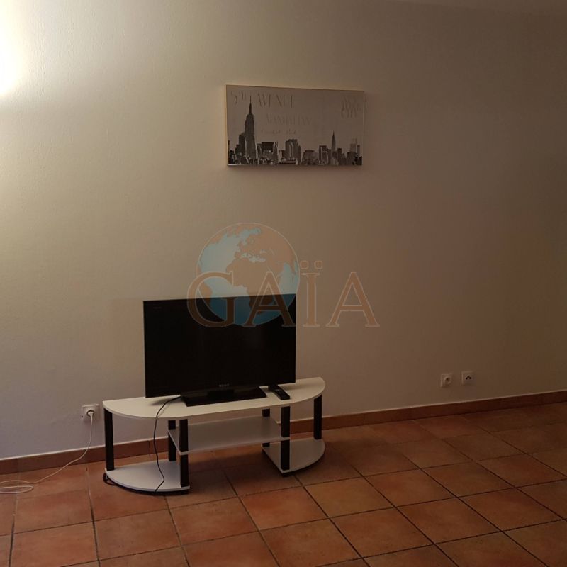 LE CANNET SQUARE CARNOT GRAND T1 A LOUER EN MEUBLE RESIDENCE - Photo 1