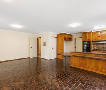 Charm, Craftsmanship and Comfort - Photo 3