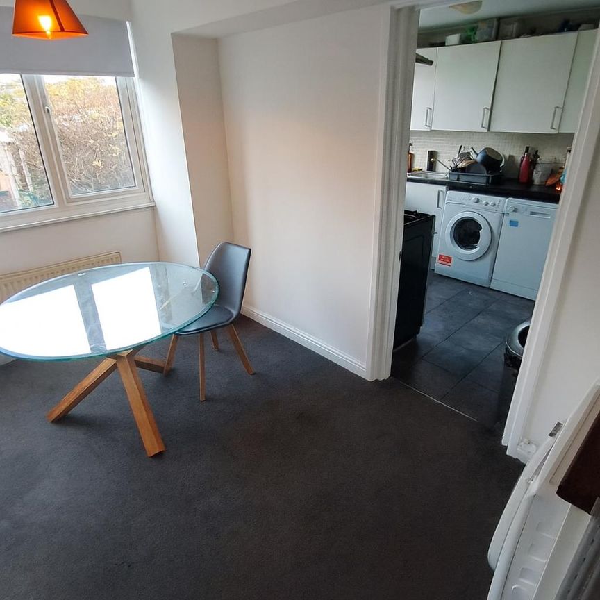 Room 3, 38, Crawley Drive, HP2 6BS, Hemel Hempstead - Photo 1