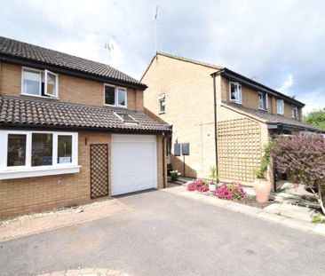 4 bedroom House in Mercury Avenue, Wokingham - Photo 3
