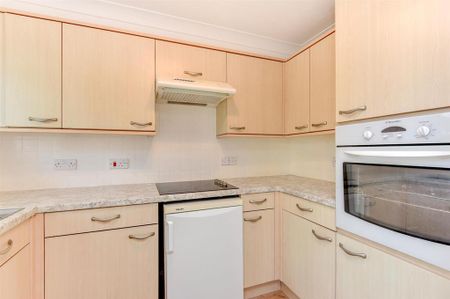 2 bedroom retirement property to rent - Photo 5