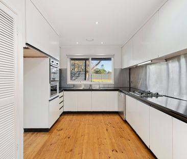 10 Knees Road, Park Orchards VIC 3114 - House For Rent | Domain - Photo 2