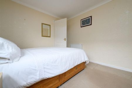 2 bedroom semi-detached house to rent - Photo 3