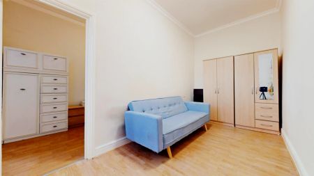 1 Bed 1 Bath, Flat A, 20 - Photo 2