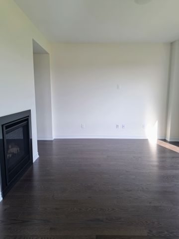 For Lease - 27 Henderson Street, Essa, Ontario - Photo 5