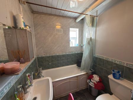 1 Bed Flat, Argyle Road, IG1 - Photo 4
