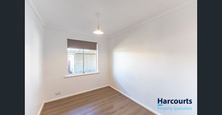 FAMILY HOME ON LARGE BLOCK - Photo 3