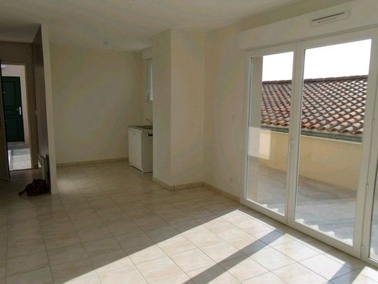 Location Appartement 2 pièces 48m² ANGOULEME 16000 - Photo 1