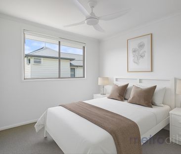 Beautifully Updated Townhouse Moments from Oxford Street!! - Photo 5