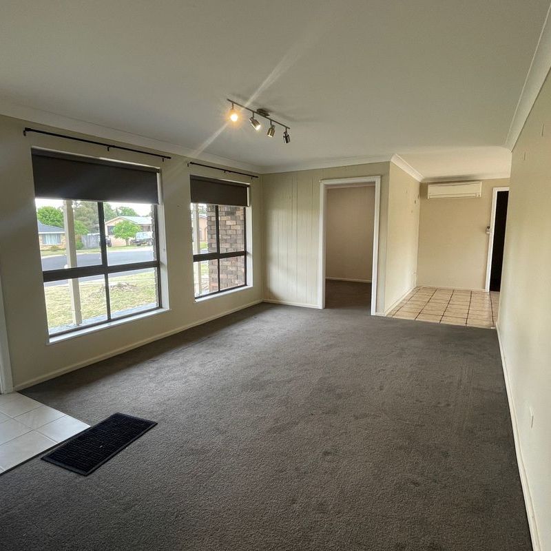 Spacious Family Home in Sought-After North Hill - Photo 1