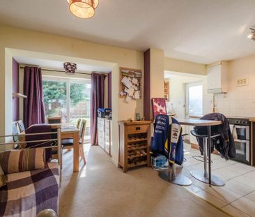 3 bedroom semi-detached house to rent - Photo 4