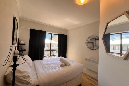 Four Bedroom Fully Furnished Unit Available for 12 Month Lease @$750pw - Photo 4