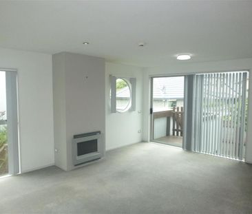 3 Bedroom Townhouse with Double Garage - Photo 5