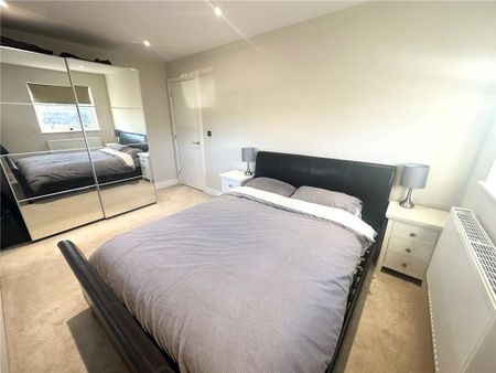 2 bedroom end of terrace house to rent - Photo 3