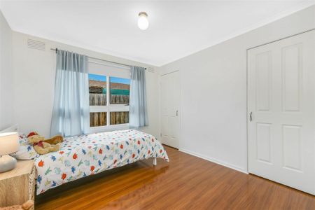 57 Fordholm Road, Hampton Park VIC - Photo 2