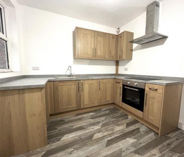 2 bedroom end of terrace house to rent - Photo 5