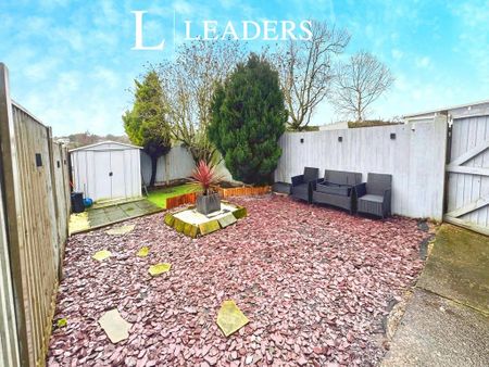 3 bedroom semi-detached house to rent - Photo 2