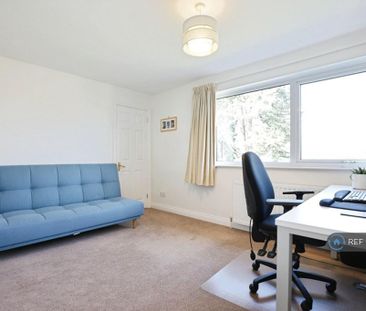 4 bedroom detached house to rent - Photo 2