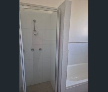 Central Location - Private Rental - Photo 6