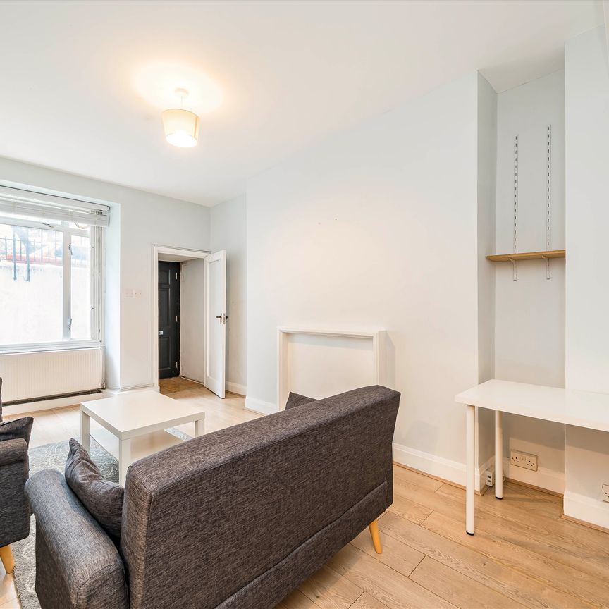 Nevern Square, Earls Court, SW5, London - Photo 1