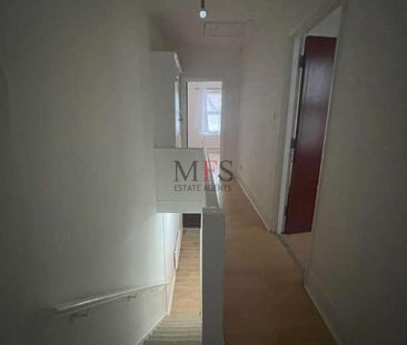 Waltham Road, Southall, UB2 - Photo 2