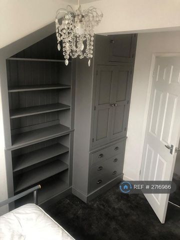 4 bedroom terraced house to rent - Photo 5