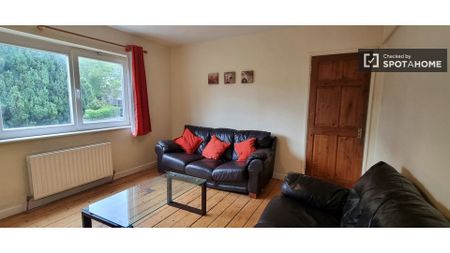 Room for rent in 6-bedroom apartment in Dublin - Photo 2