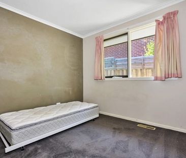 1 Donald Close, Kilsyth - Photo 6