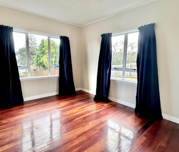 3 Bedrooms on Hillview Ave - Photo 3