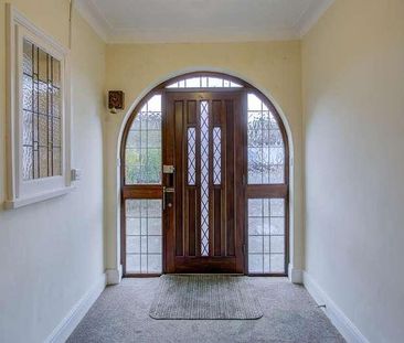 Hall Park Road Upminster Essex, RM14 - Photo 6