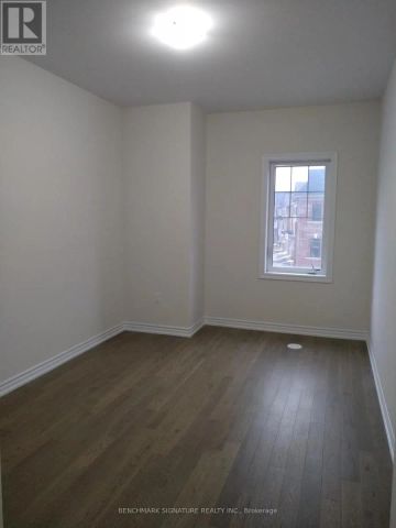 29 GEORGE PEACH AVENUE - Photo 3