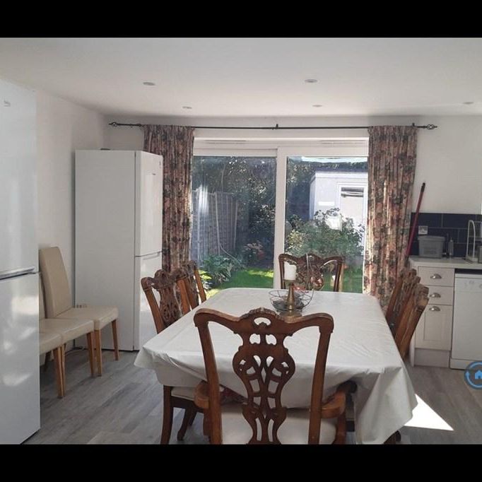 1 bedroom in a house share to rent - Photo 1