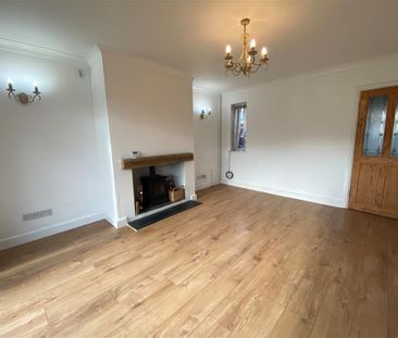 Rowan Crescent, Griffithstown, Pontypool - Photo 4